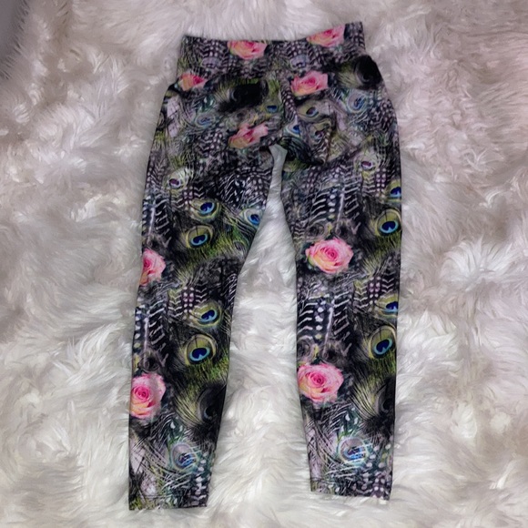 LINEAGE Peacock 🦚 Feather 🪶 Pink Rose 🩷🌹 Leggings - Picture 7 of 15